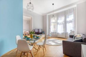 ◈ ◈ A Bright and Spotless Home with AC in the Heart of Budapest ◈ ◈